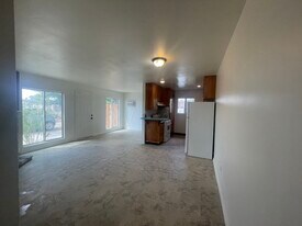 13429 Davenport St, Unit 4 in North Edwards, CA - Building Photo