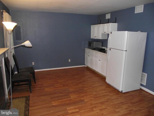 8502 Kernon Ct in Lorton, VA - Building Photo - Building Photo