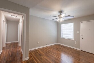 124 N Washington St in Texas City, TX - Building Photo - Building Photo