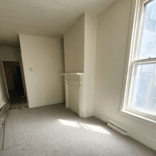 86 E Franklin St in Ephrata, PA - Building Photo - Building Photo