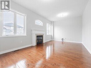 90 Reginald Lamb Crescent in Markham, ON - Building Photo - Building Photo