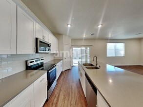 5623 Lighting Hope Ct in North Las Vegas, NV - Building Photo - Building Photo