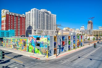 The Betty-Jeanne in Las Vegas, NV - Foto de edificio - Building Photo