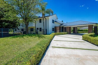 10506 SW 89th Pl in Miami, FL - Building Photo - Building Photo
