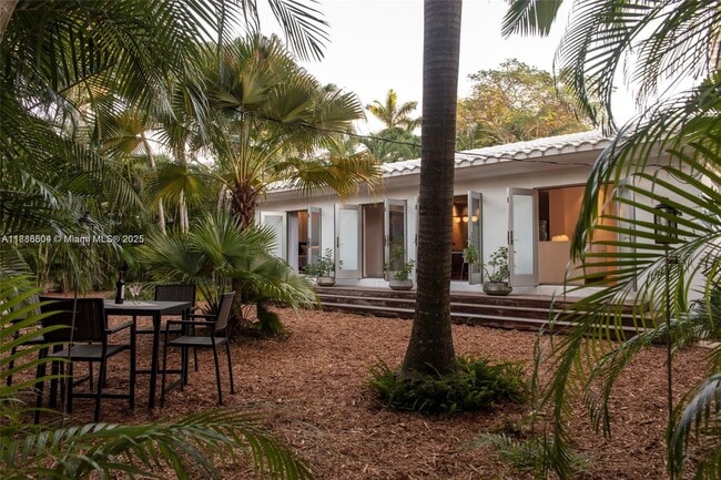 811 NE 71st St in Miami, FL - Building Photo - Building Photo