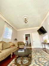 925 F St, Unit Front Unit in Sacramento, CA - Building Photo - Building Photo