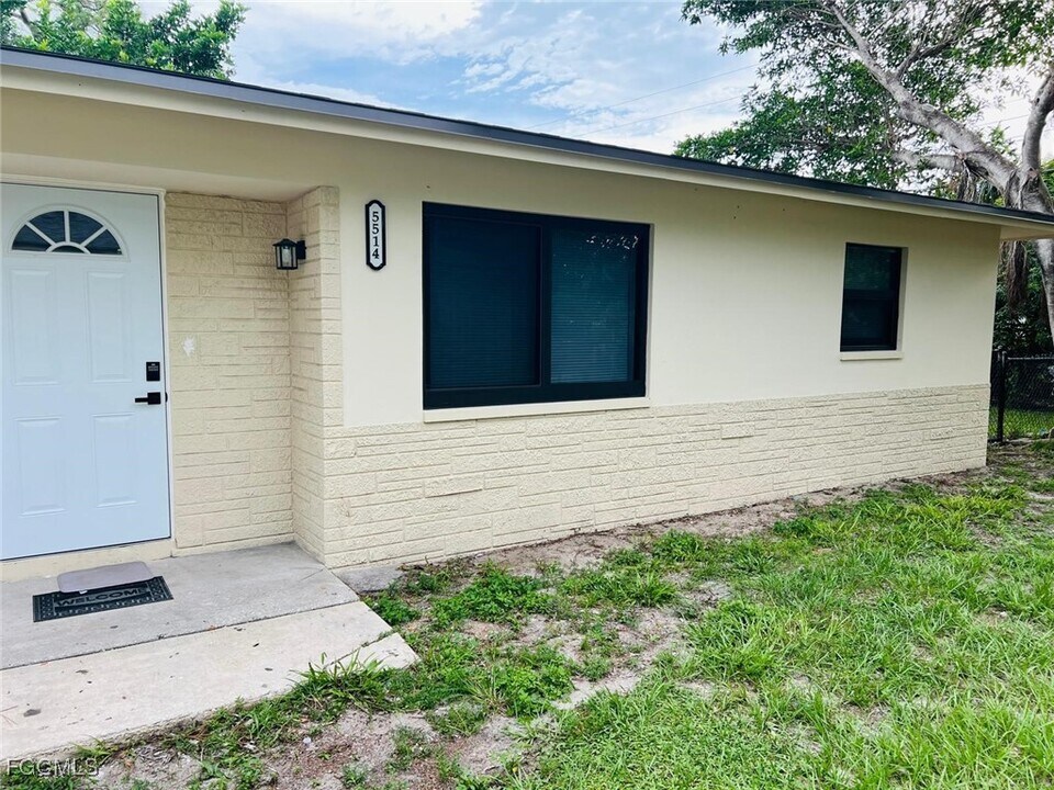 5512 Eighth Ave in Ft. Myers, FL - Building Photo