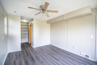 1220 Hillcrest Dr in Bellevue, NE - Building Photo - Building Photo
