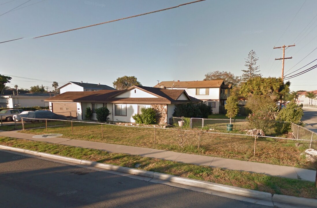 1208-1212 Florida St in Imperial Beach, CA - Building Photo
