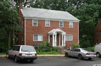 8306 Roanoke Ave in Takoma Park, MD - Foto de edificio - Building Photo