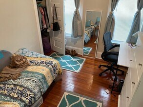 81 Newbury St, Unit 2 in Somerville, MA - Building Photo - Building Photo