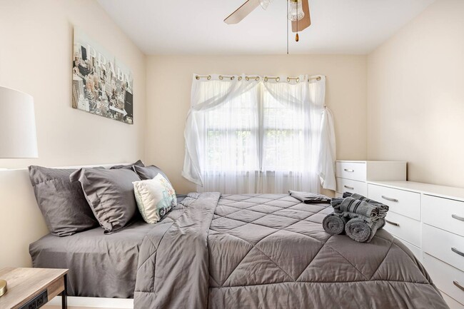 7527 Fairwood Ln in Falls Church, VA - Building Photo - Building Photo