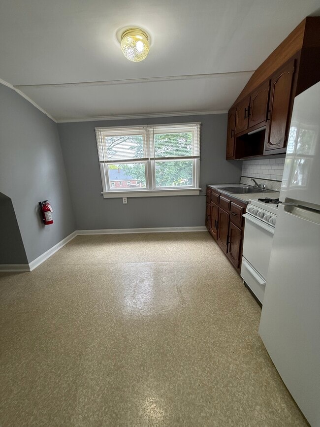 29 W 7th St, Unit 2nd floor