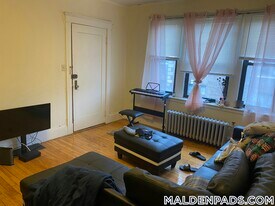 349 Pleasant St in Malden, MA - Building Photo