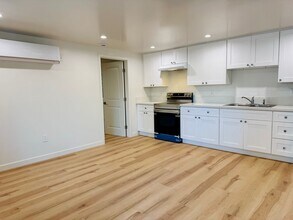 2922 8th Ave in Los Angeles, CA - Building Photo - Building Photo