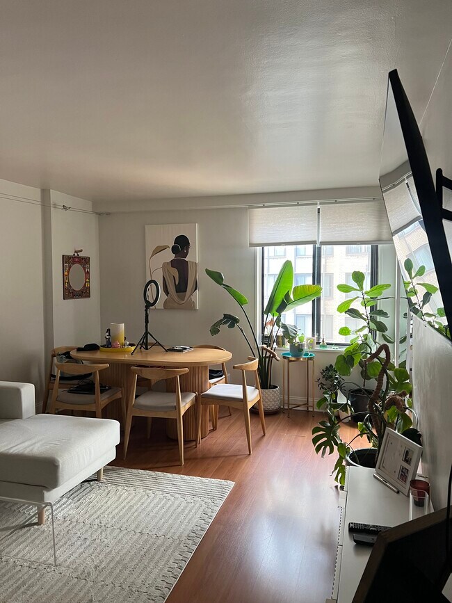 property at 1420 N St NW