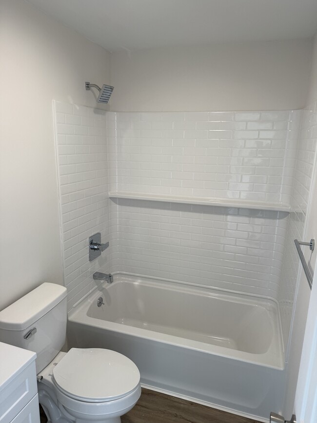 4 Twining St in Plainville, CT - Building Photo - Building Photo