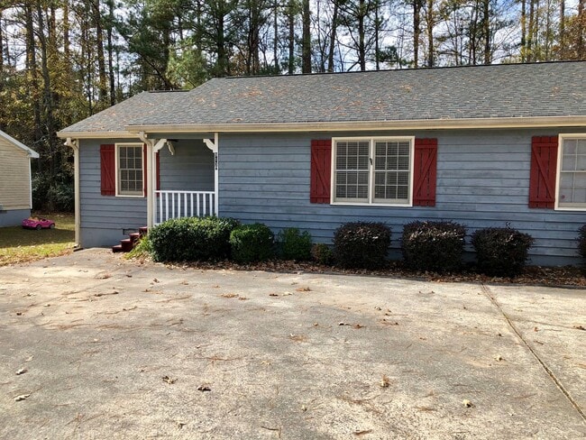 property at 913 Old Summerville Rd NW