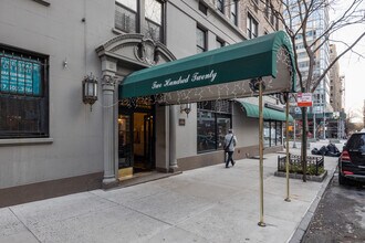 220 W 93rd St in New York, NY - Foto de edificio - Building Photo