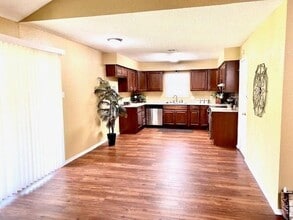 6402 Walnut Springs Dr in Arlington, TX - Building Photo - Building Photo