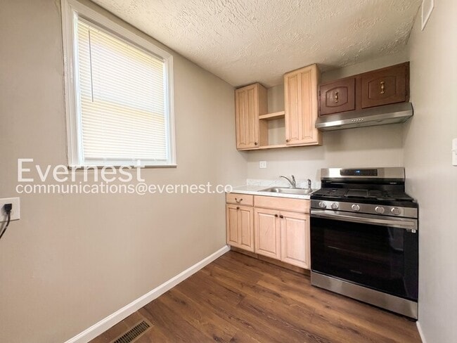 1049 E Patapsco Ave in Baltimore, MD - Building Photo - Building Photo