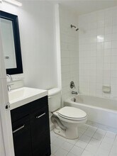 3221 Sabal Palm Manor in Hollywood, FL - Building Photo - Building Photo