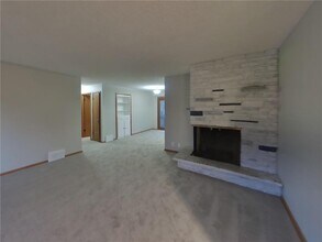 6928 45th Pl N in Minneapolis, MN - Building Photo - Building Photo