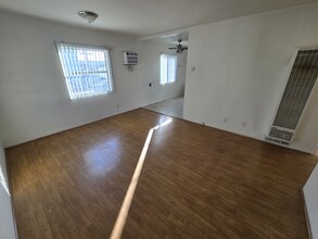 335 E Providencia Ave, Unit 337 apt C in Burbank, CA - Building Photo - Building Photo