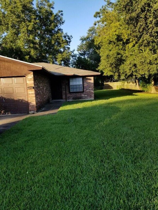 320 N 6th St, Unit 320 N. 6th Street in Nederland, TX - Building Photo - Building Photo