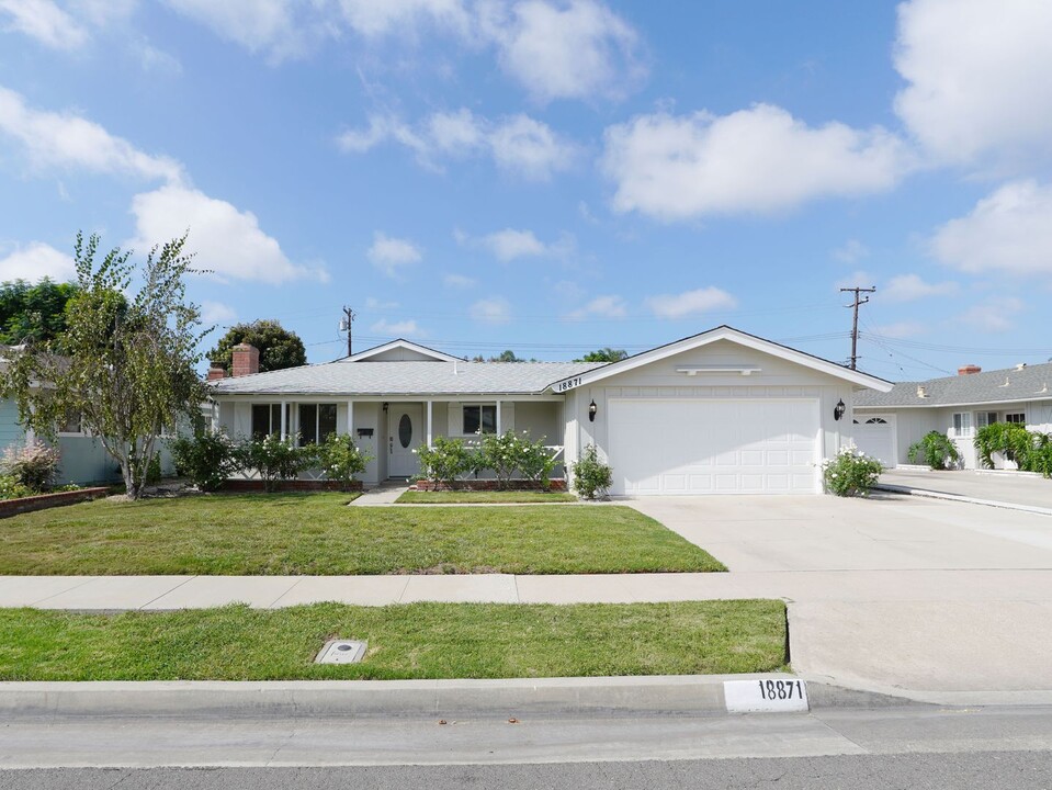 18871 Walnut St in Fountain Valley, CA - Foto de edificio