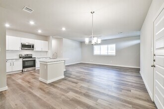 9800 Grosbeak Ln in Magnolia, TX - Building Photo - Building Photo