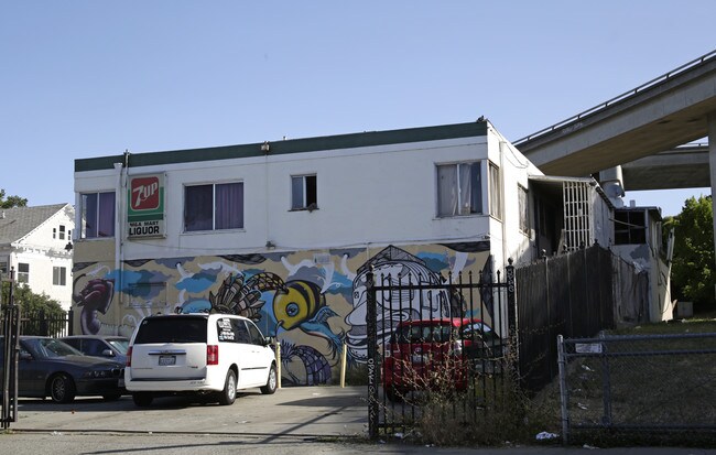 3408 Martin Luther King Jr Way in Oakland, CA - Building Photo - Building Photo