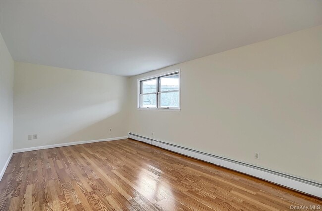 160 Union Corners Rd in Warwick, NY - Building Photo - Building Photo