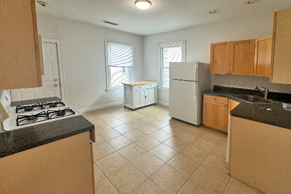 377 Prospect St, Unit 2 BED Cambridge CLEANNN in Cambridge, MA - Building Photo