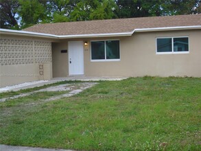 238 SW 6th St in Dania Beach, FL - Building Photo - Building Photo