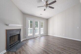 7145 W Friendly Ave in Greensboro, NC - Building Photo - Building Photo