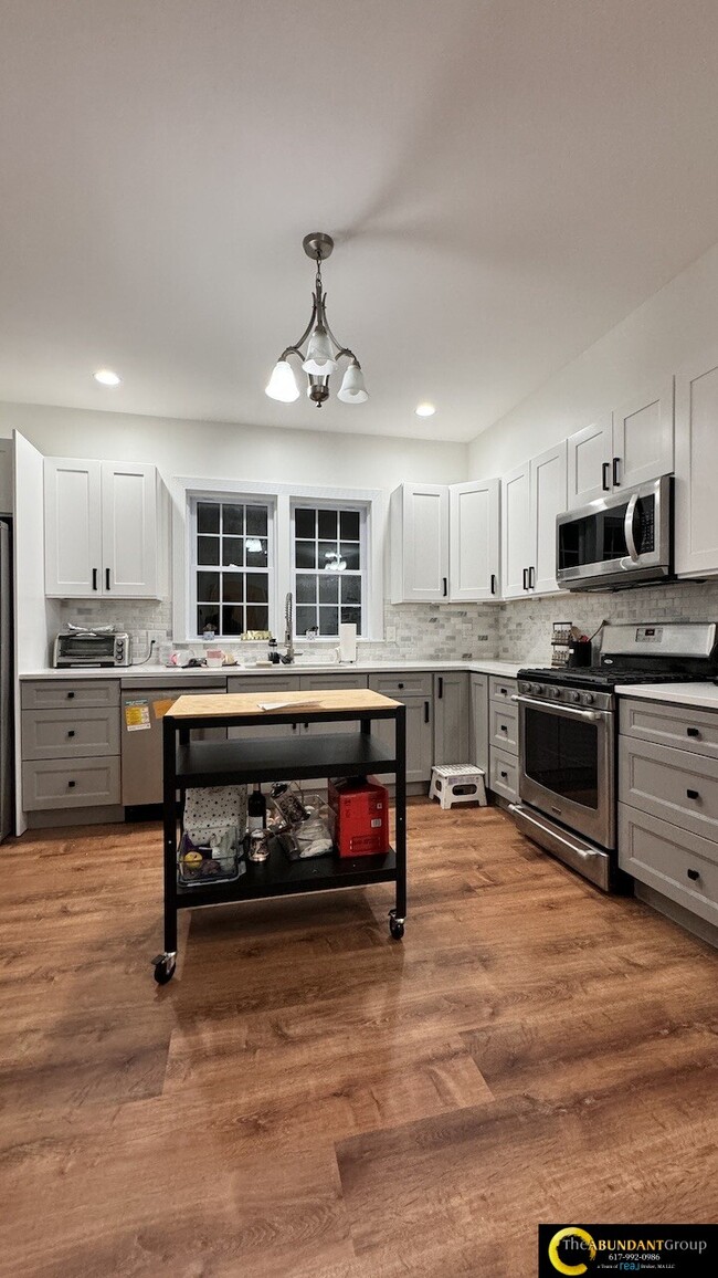 16 Gould Ave, Unit 1 in Malden, MA - Foto de edificio - Building Photo