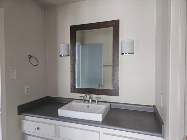 property at 2918 Manila Ln