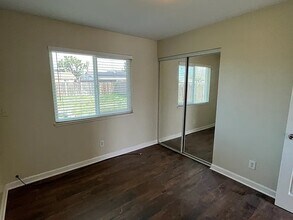 37242 Sabal Ave in Palmdale, CA - Foto de edificio - Building Photo