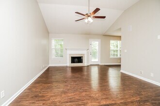 2013 St Andrews Dr in Murfreesboro, TN - Building Photo - Building Photo