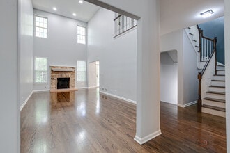 1238 S Christine Ct in Vernon Hills, IL - Building Photo - Building Photo