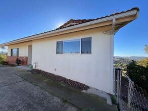 31974 Vía Giannelli in Bonsall, CA - Building Photo - Building Photo