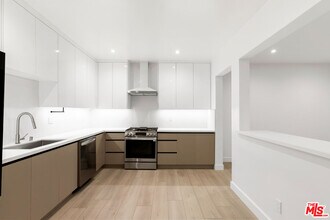 10630 Wilkins Ave in Los Angeles, CA - Foto de edificio - Building Photo