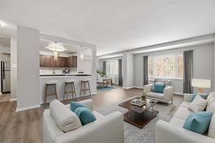 The Falls at Roland Park in Baltimore, MD - Building Photo