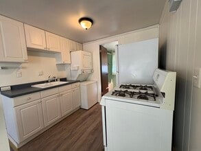 255 Fairfield Woods Rd in Fairfield, CT - Building Photo - Building Photo