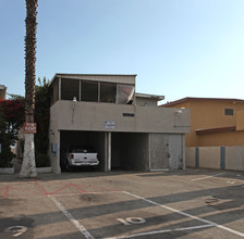 11039 Lower Azusa Road in El Monte, CA - Foto de edificio - Building Photo
