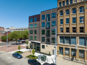 The Sutton in Dayton, OH - Foto de edificio - Building Photo