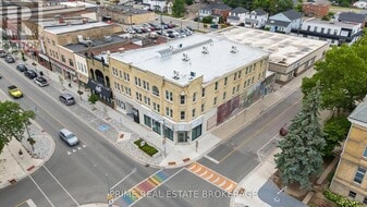 539 Talbot St in St Thomas, ON - Building Photo