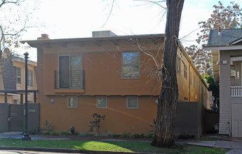 2110 H St in Sacramento, CA - Building Photo - Building Photo