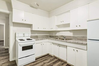 Phelips Apartments in Edmonton, AB - Building Photo - Building Photo